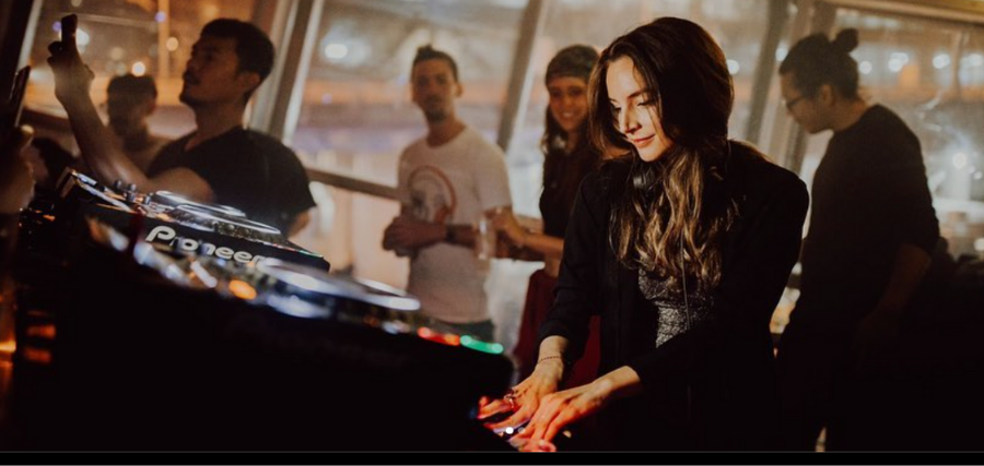 BAILA CON NOSOTROS: RETRO FEELINGS X JOSEFINA DJ