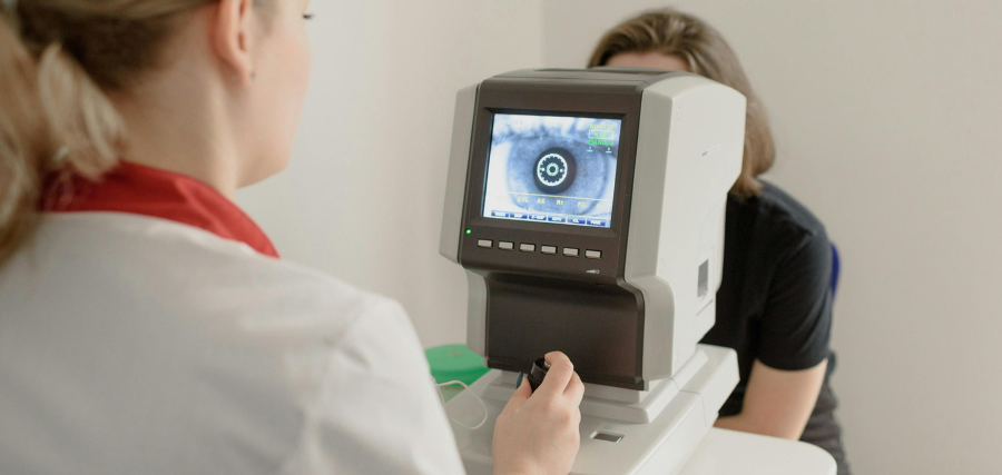 OPERATIVOS OFTALMOLÓGICOS; RETROVISION EN TU OFICINA