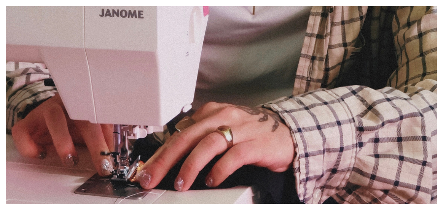 TALLER DE UPCYCLING: JANOME X @SHITOSHIT
