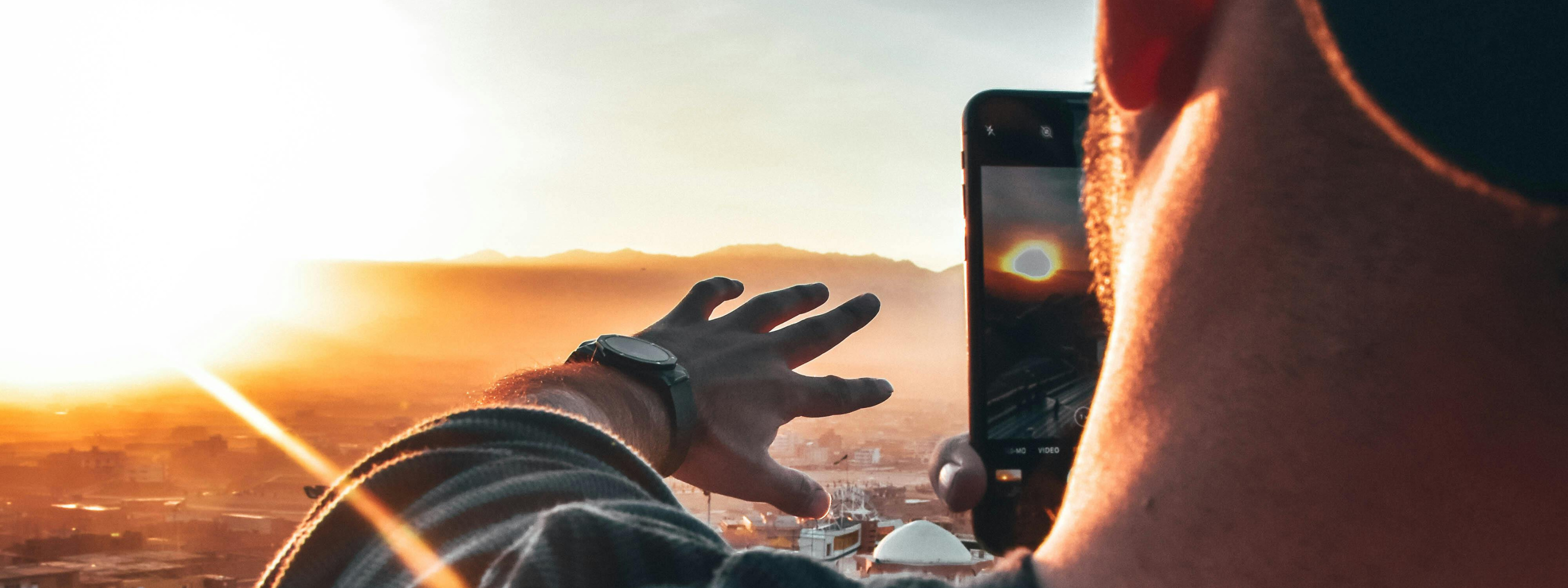 EL SOL NO SE VA DE VACACIONES...