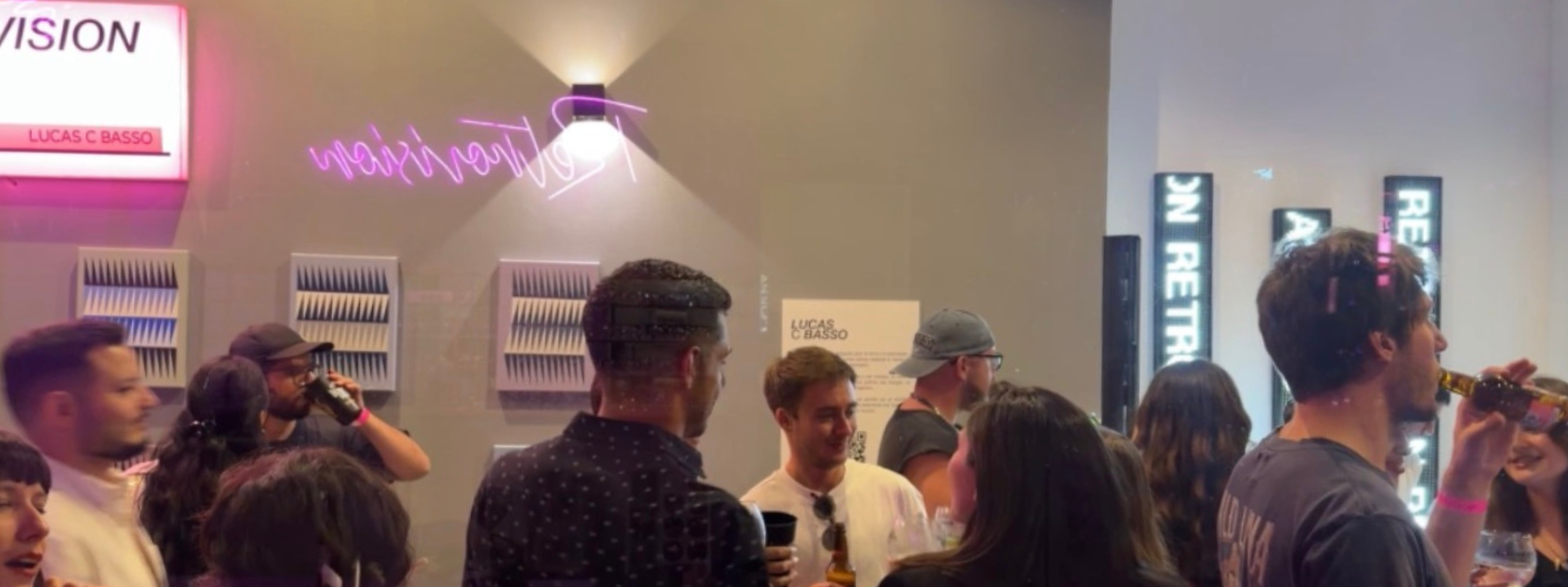 SOCIALES: INAUGURACIÓN MURO DE ARTE X LUCAS BASSO EN GALERIA LASTARRIA